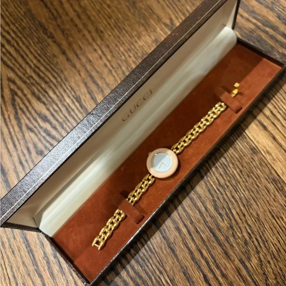 Gucci Vintage Gold Tone Link Bracelet Watch with Multiple Bezels - Picture 6 of 6